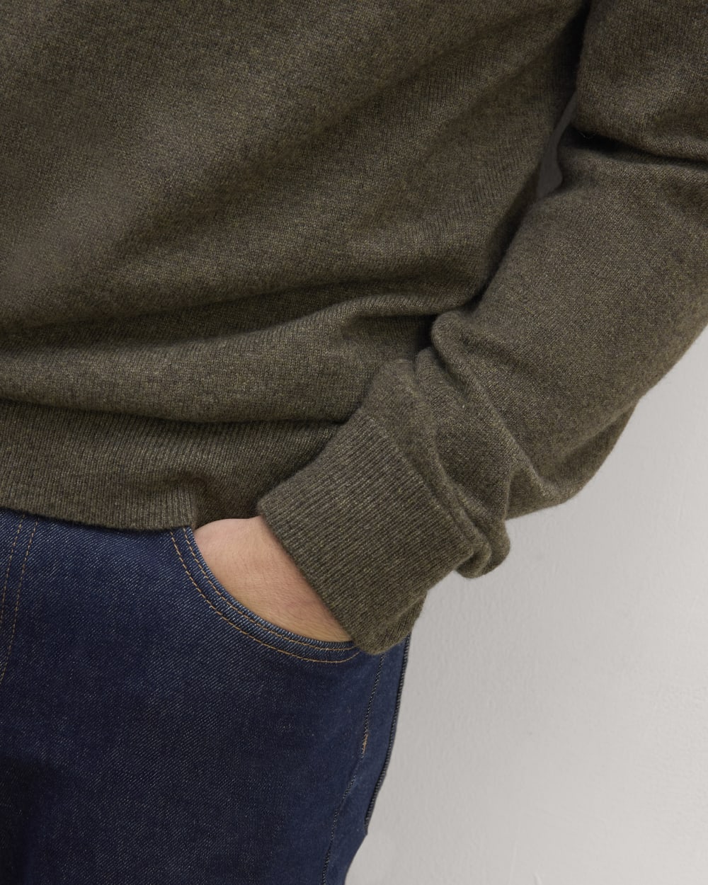The Cashmere V-Neck Sweater | Heathered Army Green
