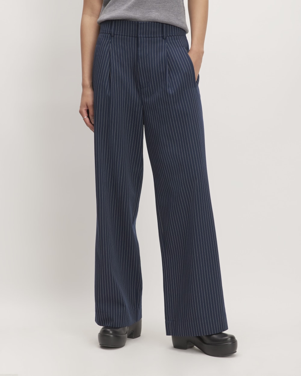 The Draper Pleated Pant in Buttersmooth | Navy / Bone | 32" Inseam