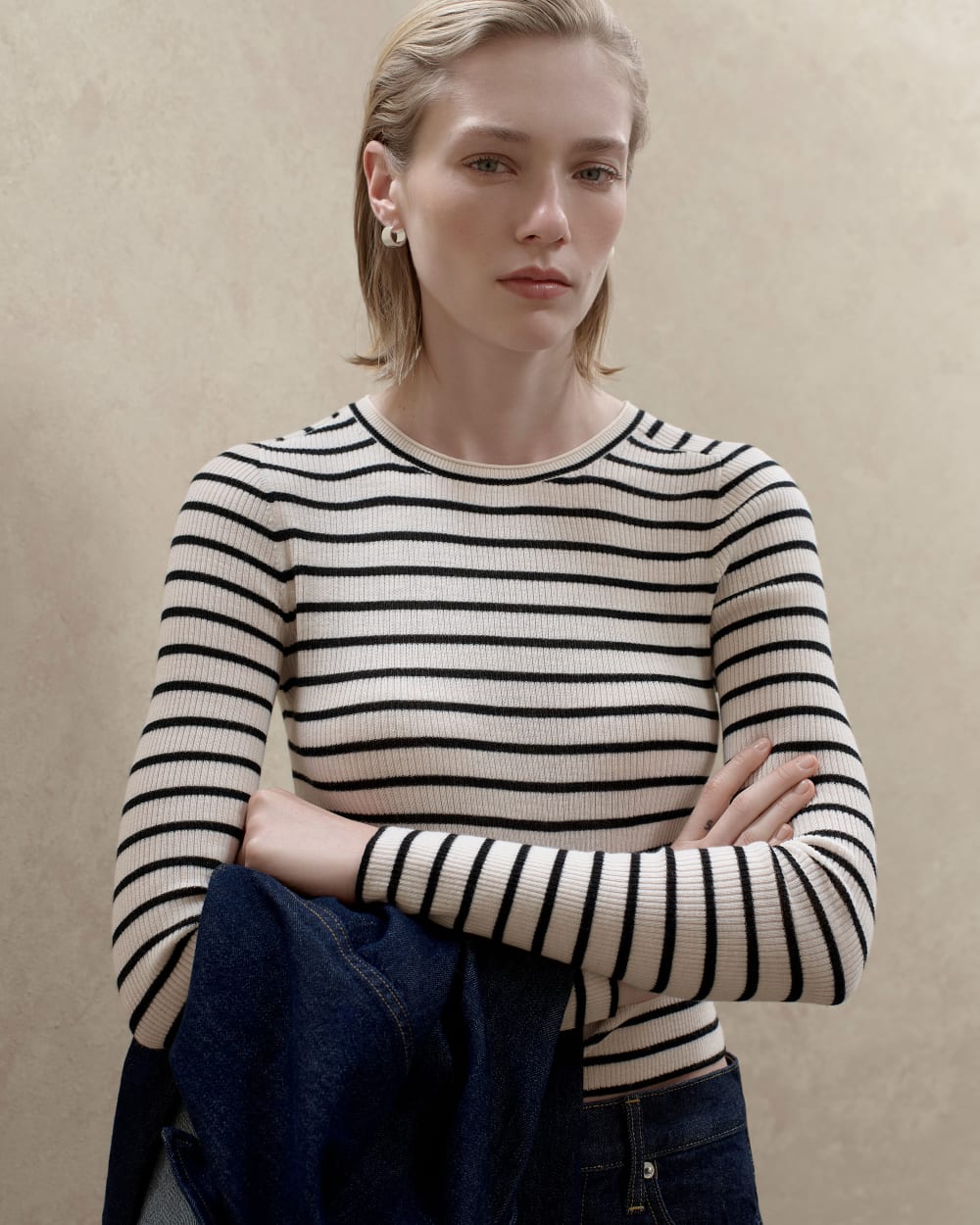 The Cropped Crew Top in Ultrafine Merino | Parchment / Black