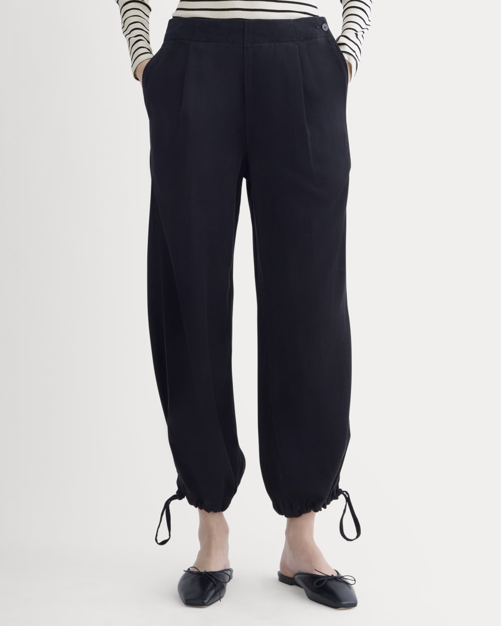 The Chino Jogger in Buttersoft | Black