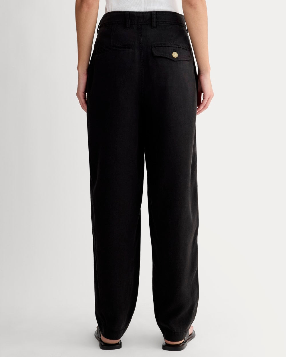 The Chino in Buttersoft | Black