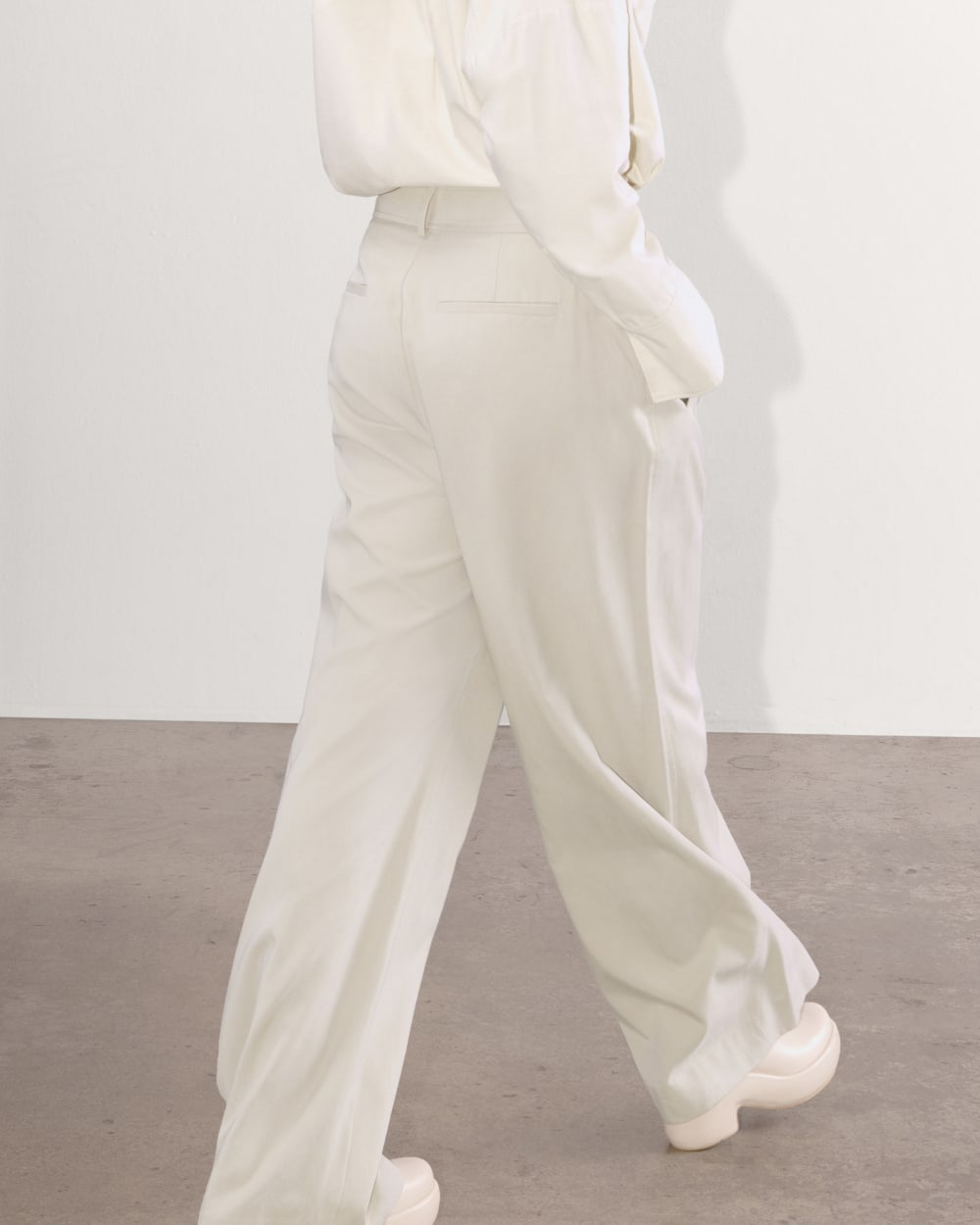 The Draper Pleated Pant in Buttersmooth | Sandstone | 32" Inseam
