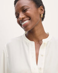 The Henley Shirt in Washable Silk | Off-White