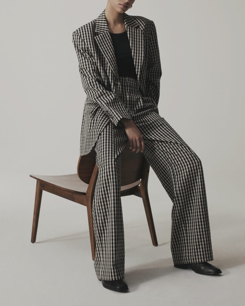 The Draper Pleated Pant in Buttersmooth | Khaki / Black | 32" Inseam